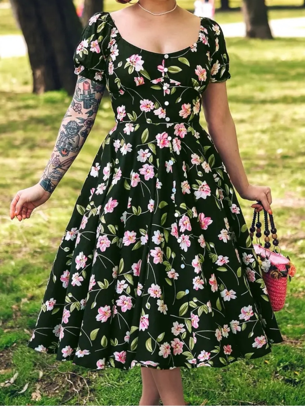 'Carmen' Pink Blooms
Vintage Style Full Circle